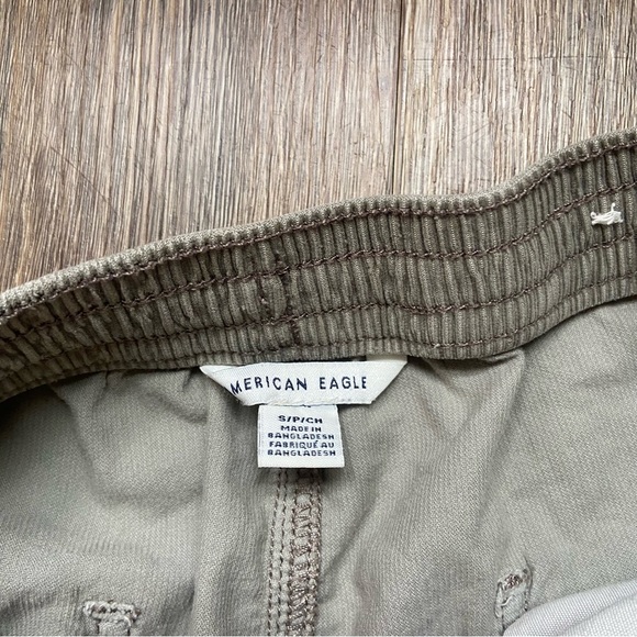 American Eagle Outfitters Faded Green Women's Cargo Shorts - Picture 5 of 13